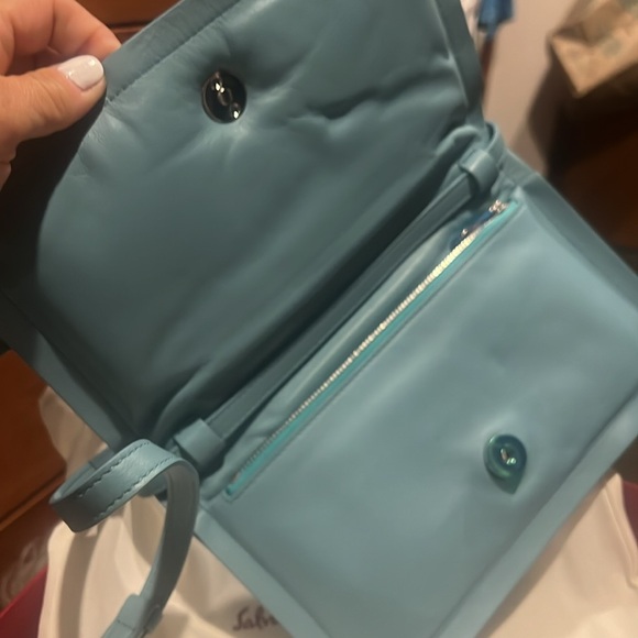 NWT beautiful Ferragmo bag - Picture 3 of 5